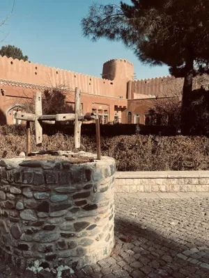 محوطه هتل ارگ گوگد گلپایگان
