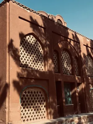 نمای هتل ارگ گوگد گلپایگان