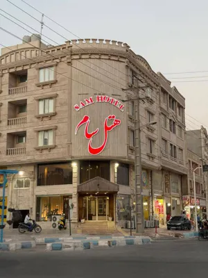 نمای هتل سام قشم