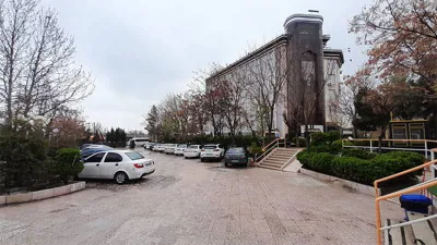 پارکینگ مجتمع اقامتی شایستگان مشهد