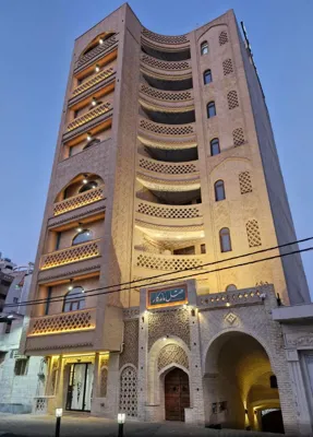 نمای هتل ماندگار دزفول