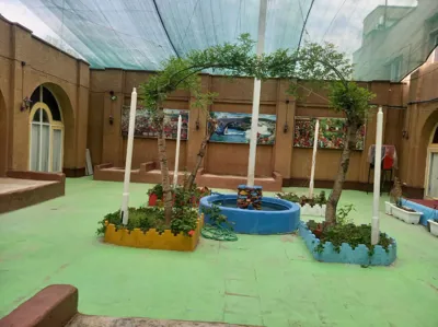 محوطه هتل جهانگردی شهرکرد