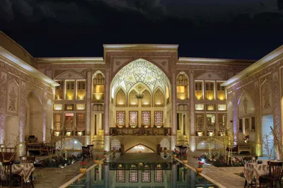 نمای هتل بوتیک مهینستان راهب کاشان