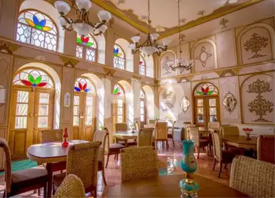 رستوران اقامتگاه سنتی خانه کشیش اصفهان