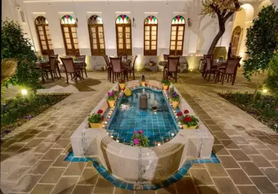 اقامتگاه سنتی هزار و یک شب چهار باغ اصفهان