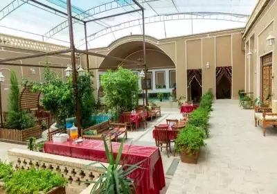 اقامتگاه سنتی پارسیک یزد