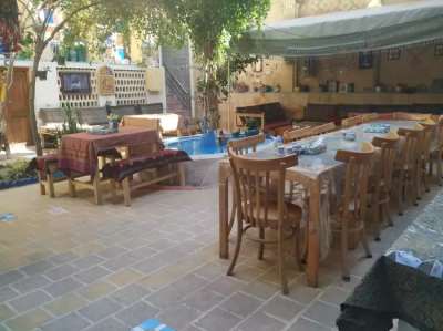 حیاط اقامتگاه