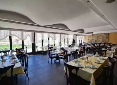 رستوران هتل پولاد کف شیراز