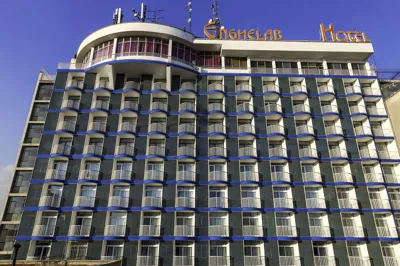 هتل انقلاب تهران