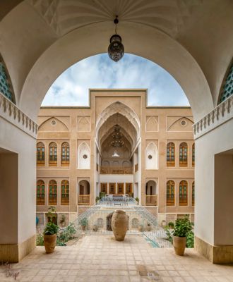 هتل سنتی مرشدی کاشان