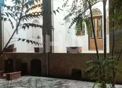 نمای اقامتگاه ننه کوکب زواره