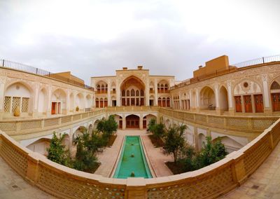 هتل سنتی عمارت بالابان کاشان