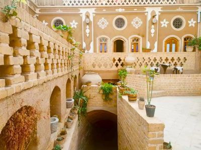 اقامتگاه بوم گردی ملا معصومه میبد