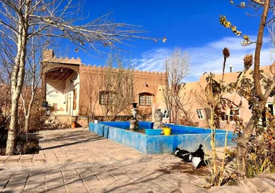 اقامتگاه بوم گردی عمارت ورجاوند رادکان اتاق برای دو نفر فولبرد چناران