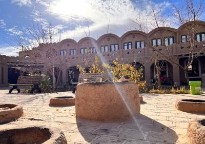 اقامتگاه بوم گردی عمارت ورجاوند رادکان اتاق برای هشت نفر فولبرد چناران